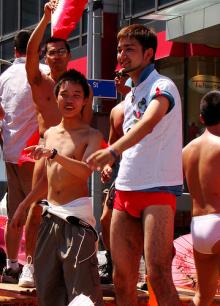 トロントのハッテン車窓から・・・