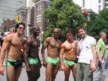 トロントのハッテン車窓から・・・