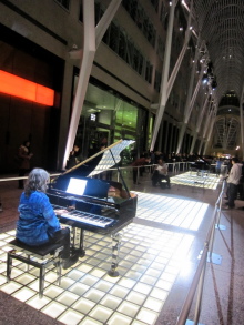 トロントのハッテン車窓から・・・